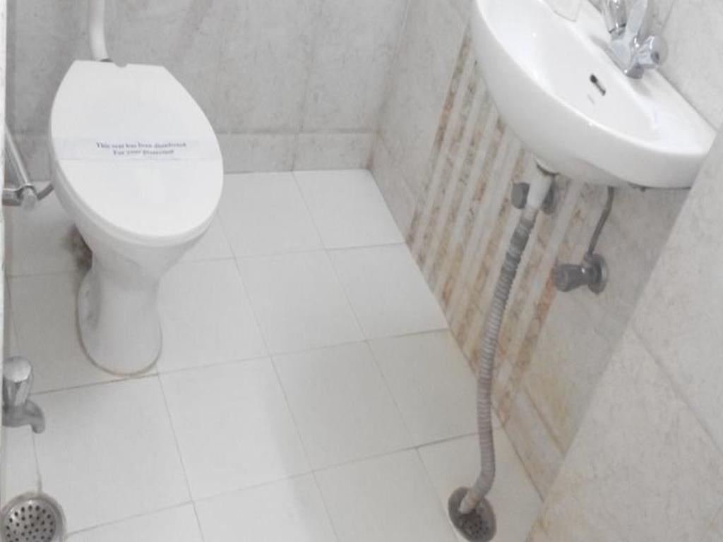 Hotel Rahi Inn Вадодара Экстерьер фото